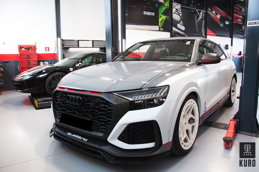 AUDI Rsq8